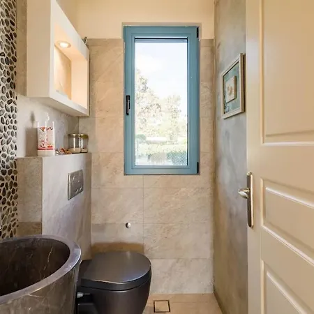 Luxury Sea View With Pool Agios Aimilianos بيت للعطل *