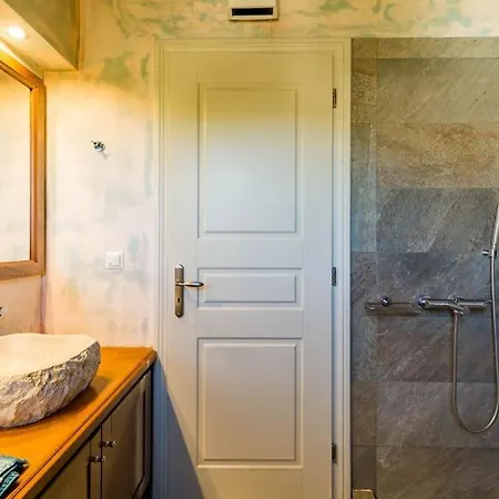 بيت للعطل Luxury Sea View With Pool Agios Aimilianos