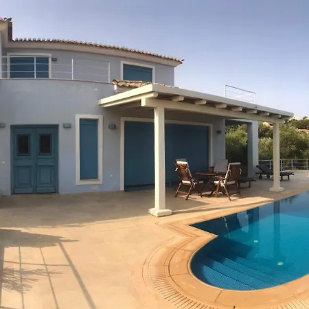 Дом отдыха Luxury Sea View With Pool Agios Aimilianos