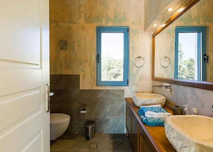 Дом отдыха Luxury Sea View With Pool Agios Aimilianos