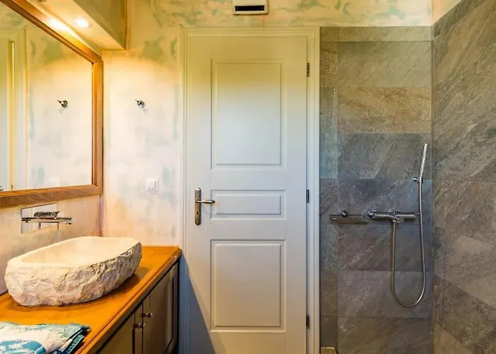 Дом отдыха Luxury Sea View With Pool Agios Aimilianos