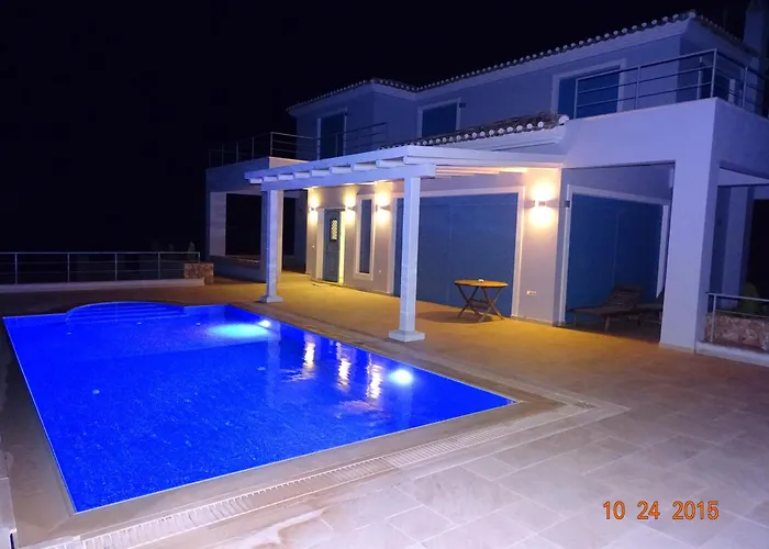 Luxury Sea View With Pool Agios Aimilianos